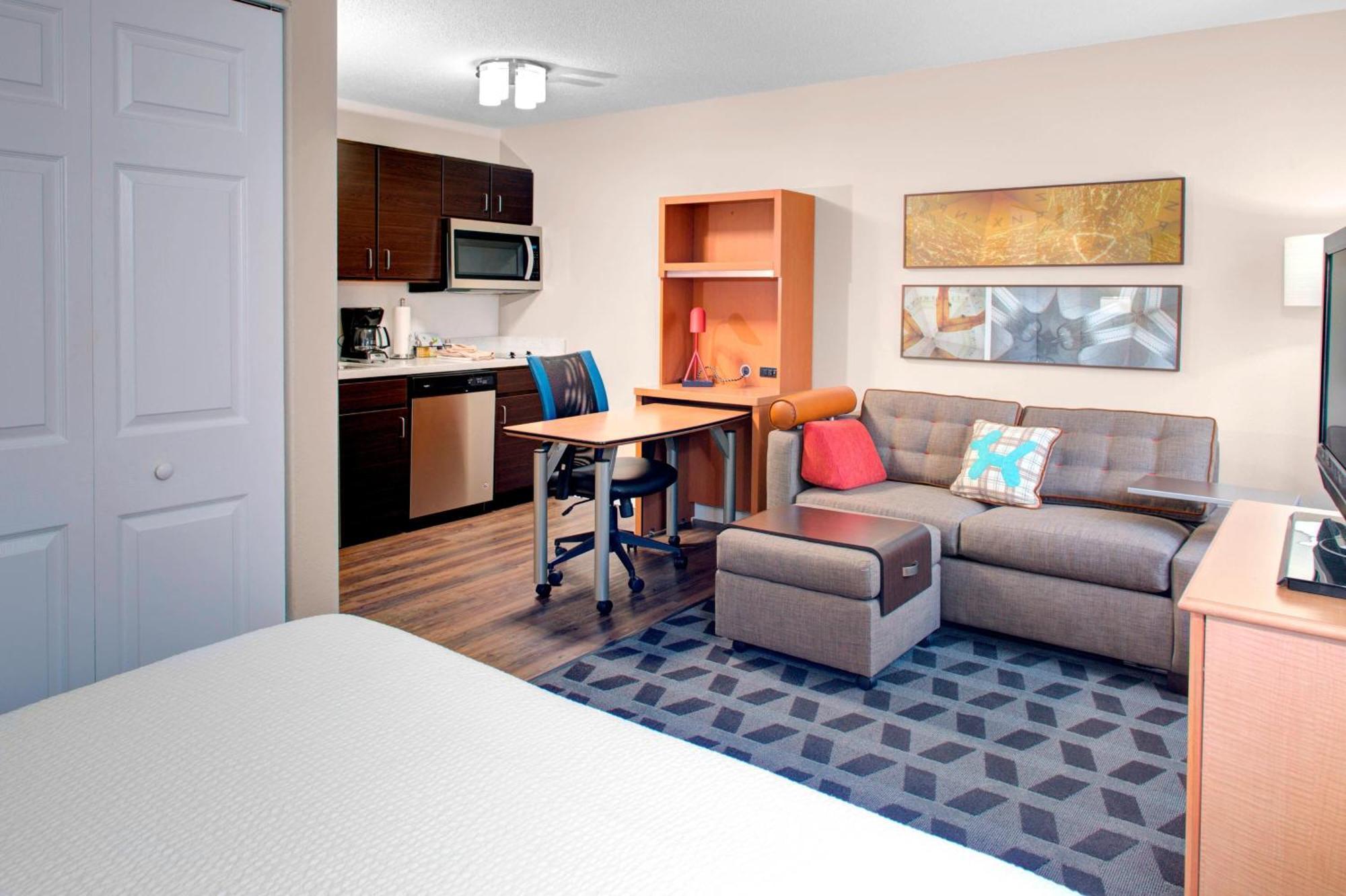 Towneplace Suites Wichita East Exterior foto